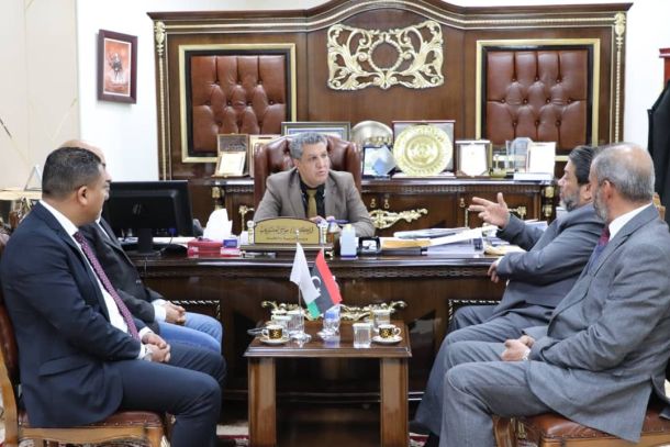 الْوزِير يبحث مع برنامج الغِذاء العالمي مستجدّات التّغذية المدرسية لِطلاب كامل مدارس ليبيا