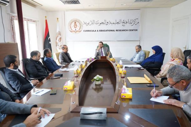 الوزير يعقد اجتماعاً بمدير مصلحة التفتيش والتوجيه التربوي لمتابعة سير العملية التعليمية