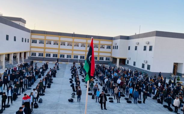 الوزير يفتتح مدرستَي العجيلات الثانوية وحلفاية الشمالية ببلدية العجيلات