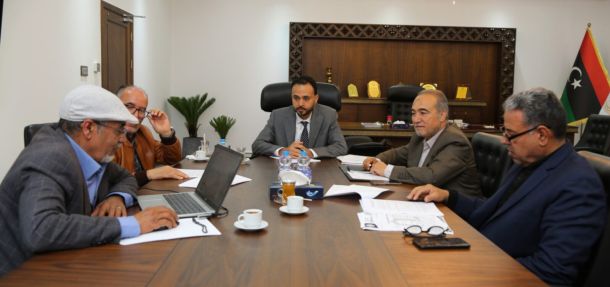 القريو يتفقد سير العملية التعليمية بعدد من مدارس مراقبة التربية والتعليم أبوسليم - وزارة التربية والتعليم القريو يتفقد سير العملية التعليمية بعدد من مدارس مراقبة التربية والتعليم أبوسليم