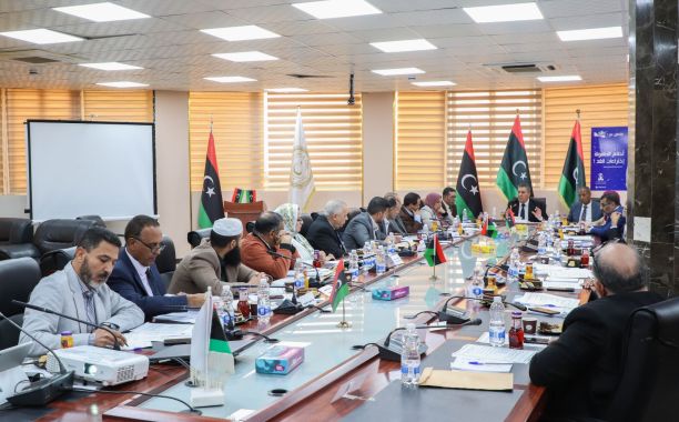 اللجنة العليا لِمبادرة تحدِّي القراءة العربي تُناقش الجدول الزمني والخطة التّنفيذية للمبادرة واستعدادات اِنطلاق المبادرة