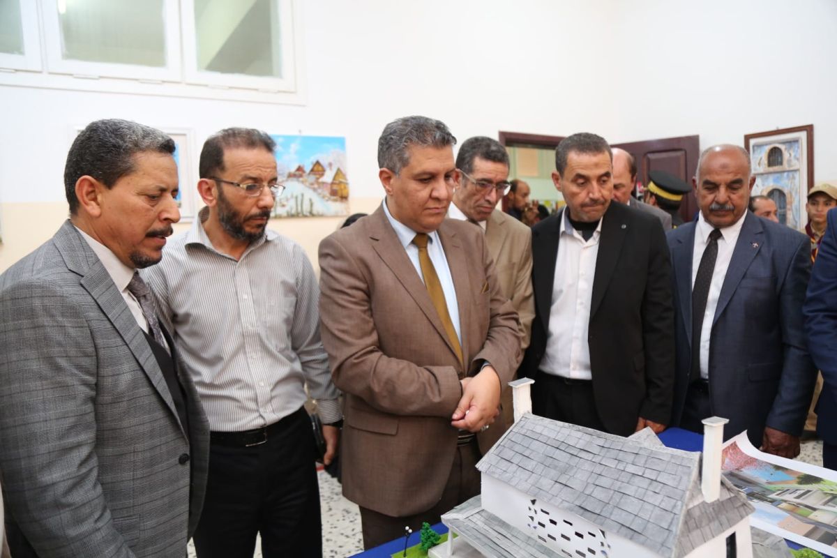 الوَزِير يشهد اِحتفالية اختتام العام الدّراسي بمدرسة القره بوللي الثانوية - وزارة التربية والتعليم الوَزِير يشهد اِحتفالية اختتام العام الدّراسي بمدرسة القره بوللي الثانوية