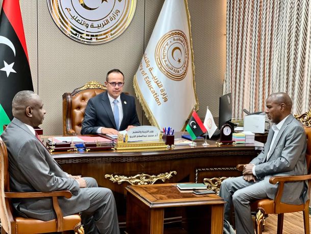 الوزير يعقد اجتماعاً بمدير مصلحة التفتيش والتوجيه التربوي لمتابعة سير العملية التعليمية