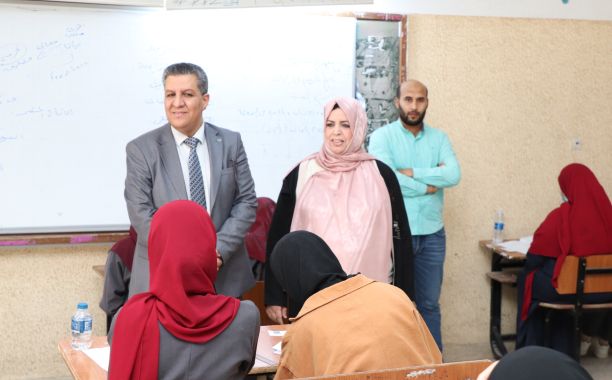 وَزِير التَّربية والتَّعليم يجتمع بِمندوبي شركات طباعة الكتاب المدرسي للعام الدِّراسي المُقبل