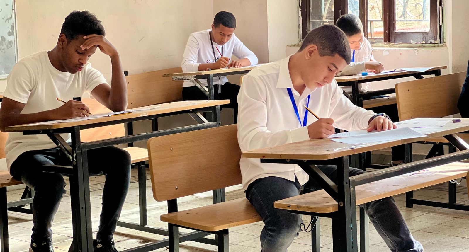 أكثر من 220 ألف تلميذ وتلميذة يخوضون اِمتحانات شهادة إتمام مرحلة التّعليم الأساسي - وزارة التربية والتعليم أكثر من 220 ألف تلميذ وتلميذة يخوضون اِمتحانات شهادة إتمام مرحلة التّعليم الأساسي