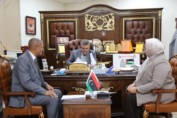 اللجنة العليا لِمبادرة تحدِّي القراءة العربي تُناقش الجدول الزمني والخطة التّنفيذية للمبادرة واستعدادات اِنطلاق المبادرة