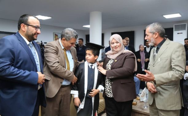 اِنطلاق مُبادرة الْوزِير لِليوم الدّراسي الكامِل وبرنامج التّغذية المدرسية المُصاحِب له في عِدَّة مؤسّسات تعلِيمية