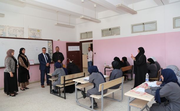 وَزِير التَّربية والتَّعليم يجتمع بِمندوبي شركات طباعة الكتاب المدرسي للعام الدِّراسي المُقبل