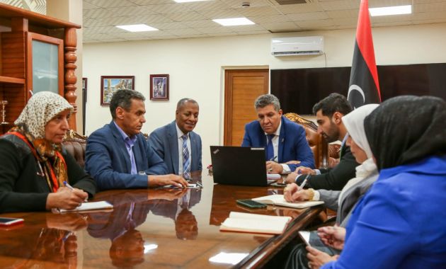 الوزير والسفير السوداني يَبحثان أوضاع المدرسة السودانية في ليبيا وتسجيل التلاميذ والطلاب اللاجئين
